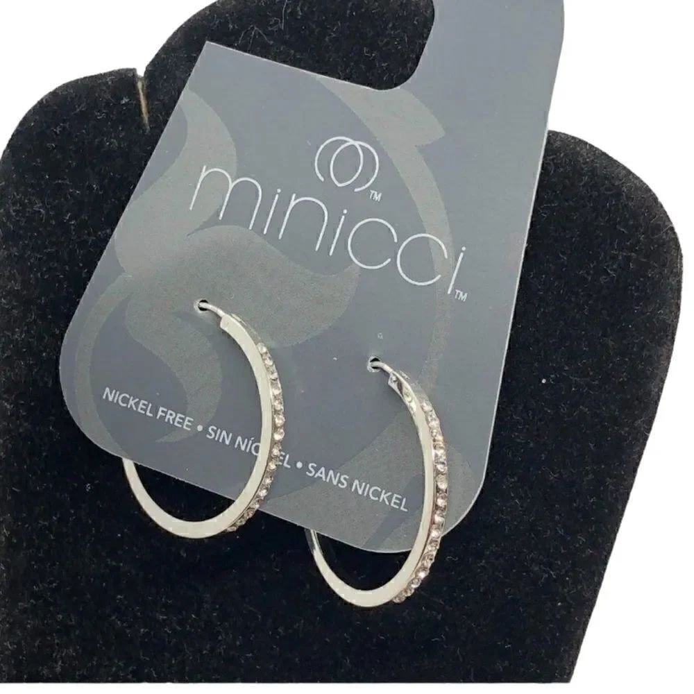 🌼🌼Minicci silver tone hoops NWT🌼🌼